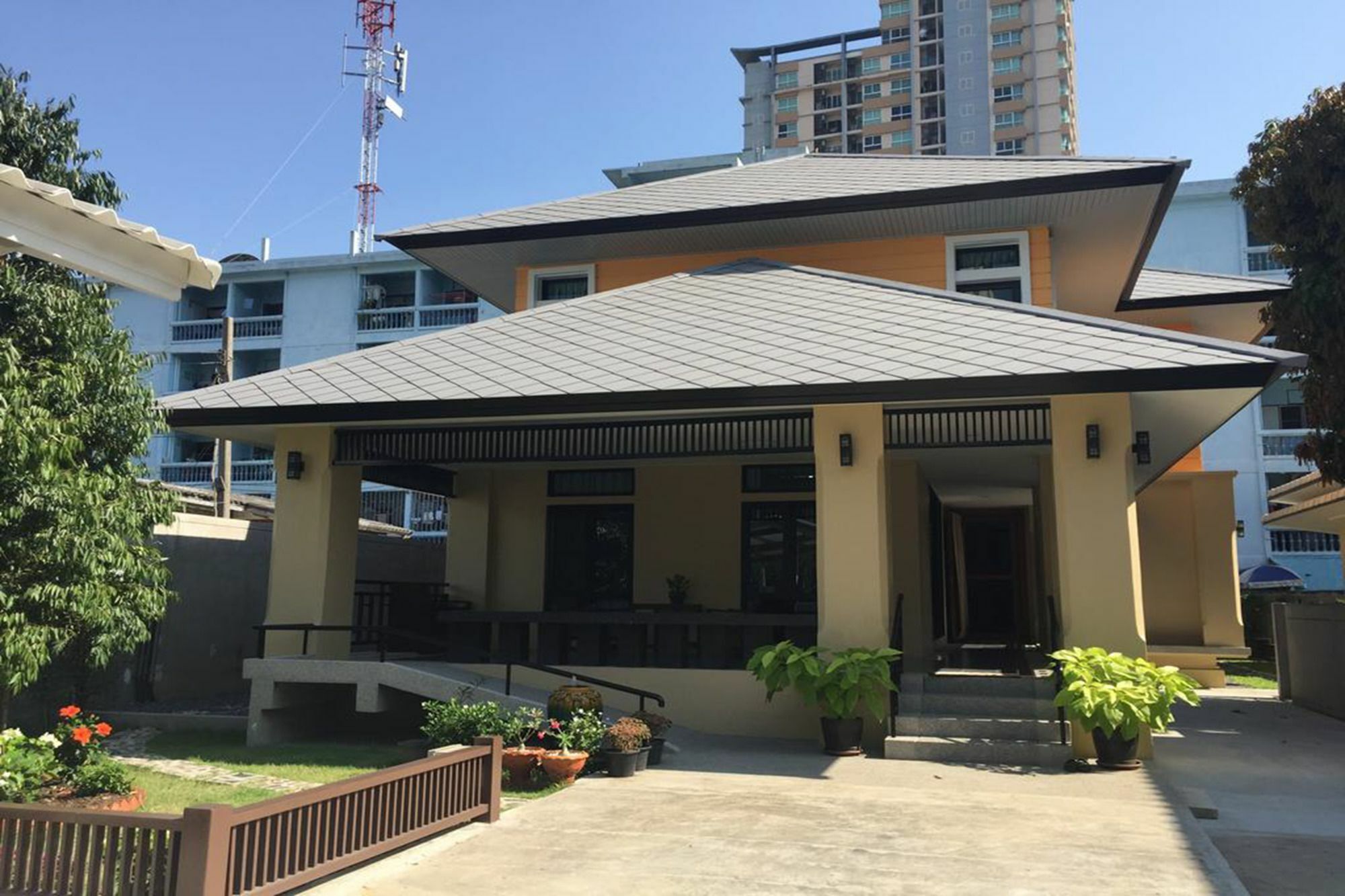 Sukhumvit 50 Garden Home Ban Khlong Nang Li Buitenkant foto